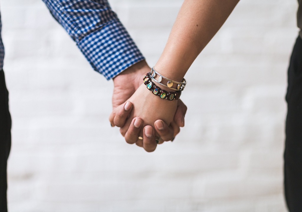 Les bracelets pour les couples, un symbole d'amour et d'engagement
