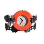 Montre M Trefle Missiu avec son boitier orange et son bracelet motif Trèfle gris