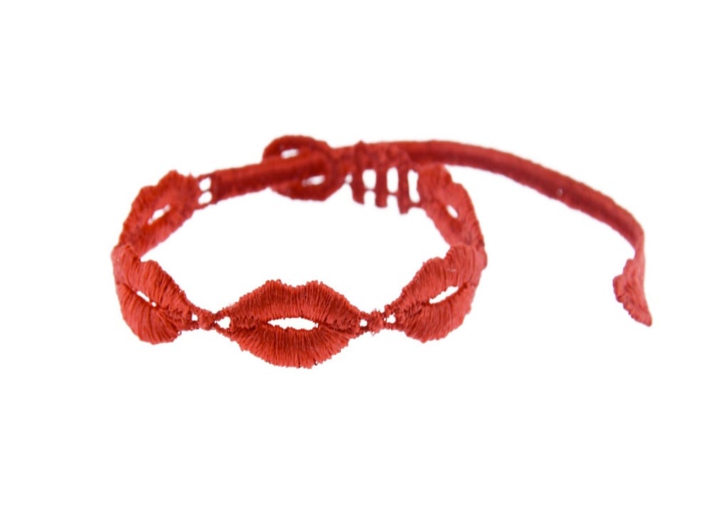 Bracelet Kiss Missiu - Un accessoire de mode glamour et audacieux ©Missiu