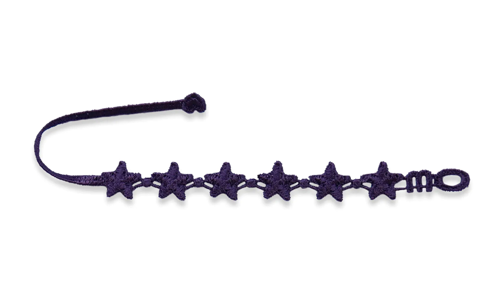 Les différents types de bracelets en tissu : Tressé, brodé, imprimé et plus encore Bracelet en tissu macrame etoiles violet