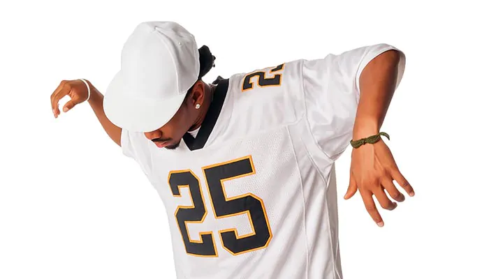 Bracelets en Tissu dans la culture Hip-Hop : Un symbole de style et d'expression Bracelets motifs ailes Missiu en tissu