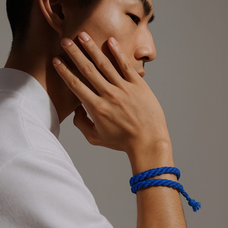 Bracelet en tissu a nouer bleu