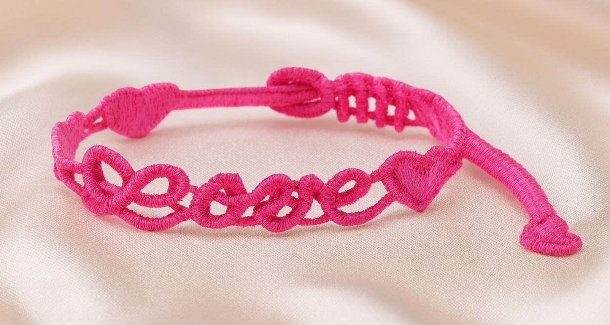 Quel type de bracelet à graver pour femme choisir ? Bracelet à graver pour femme de motif love
