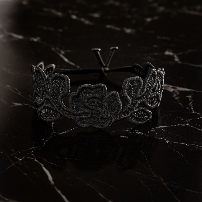 Collier ras de cou : histoire, style et élégance collier ra de cou de missiu sur un fond class