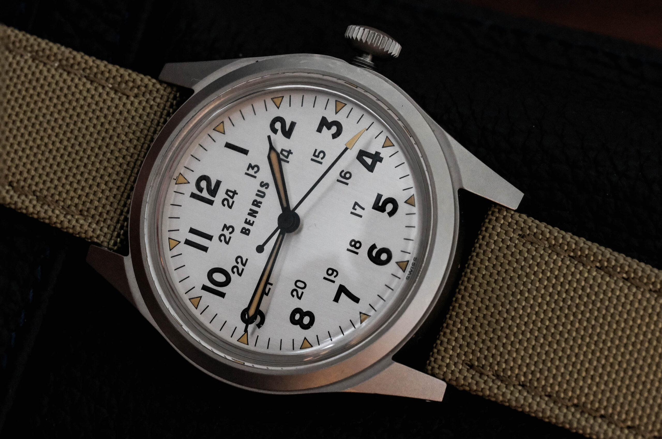 Benrus DTU Shield Vieux Cadran Radium