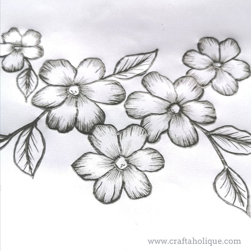 Étui de rangement pour perles DIY (avec tapis de perles) Motif floral utilisé pour l'embellissement de la broderie de perles sur un étui de rangement de perles DIY.