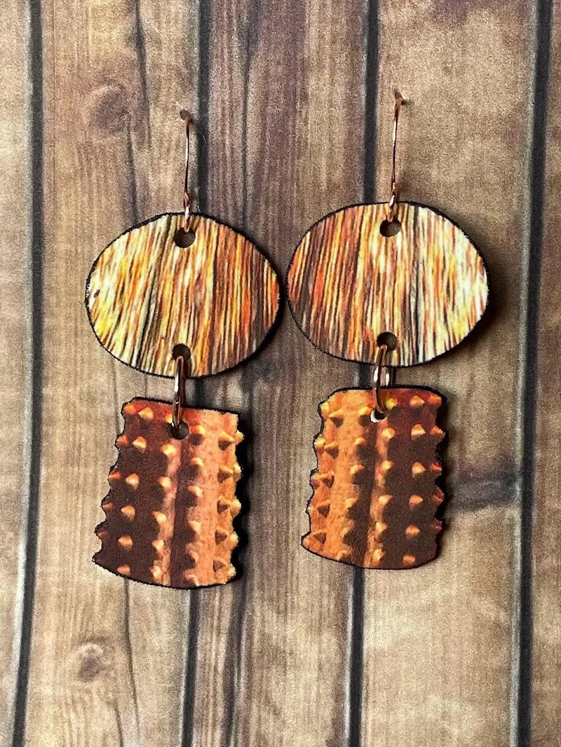 1769400876 79 Boucles doreilles abstraites en plastique recycle par ellybead.webp