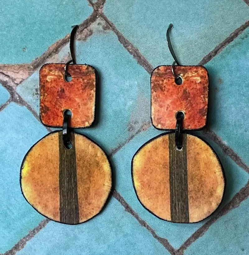 1769400877 762 Boucles doreilles abstraites en plastique recycle par ellybead.webp