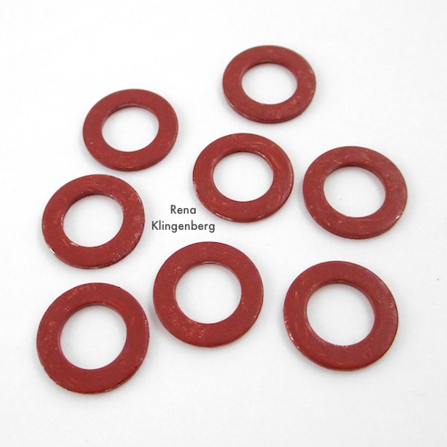 Procédure de patine pour le didacticiel de bracelet Patina Hardware par Rena Klingenberg