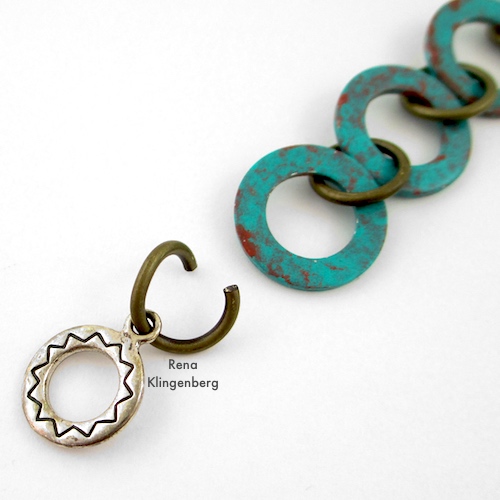 Tutoriel sur la fixation du fermoir au bracelet Patina Hardware par Rena Klingenberg