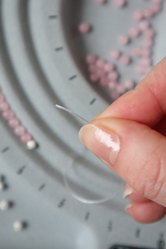 1769629195 421 Comment fabriquer un bracelet de pierres precieuses