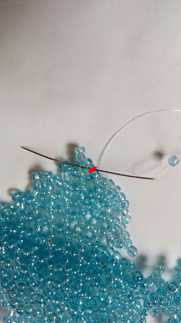 1769813951 455 Belle fleur perlee selon la technique du filet de perles