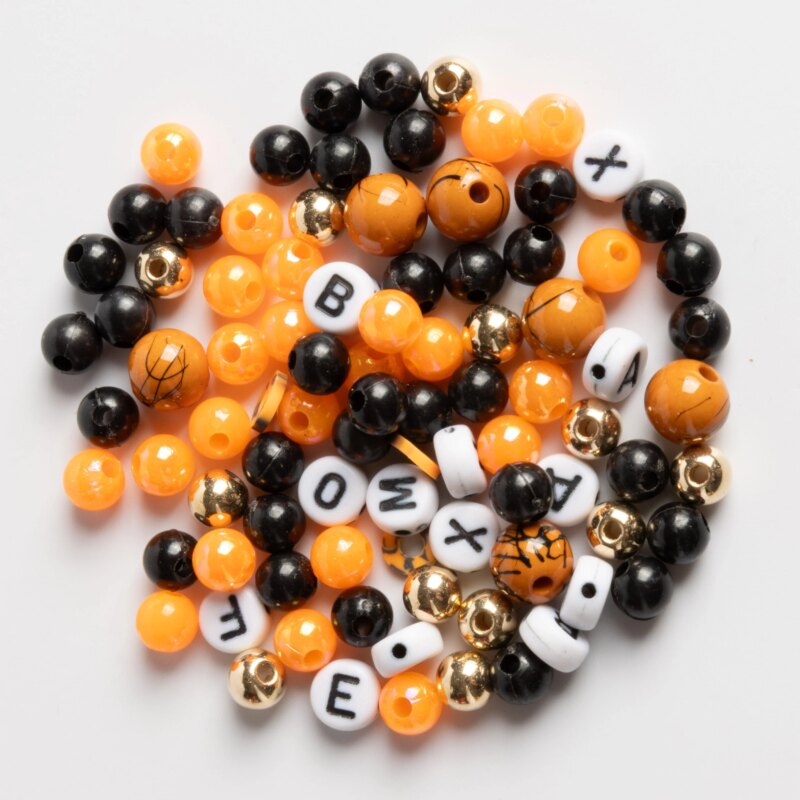 Bracelets d'Halloween de 5 minutes utilisant un cordon extensible et des breloques – Bijoux fabriqués par moi