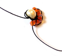 1770670923 545 Brick stitch autour dune perle