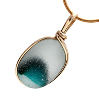 Pontil en verre de mer bleu sarcelle serti en or