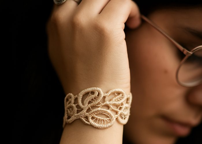 Bracelet dentelle ajustable beige Bracelet dentelle ajustable beige