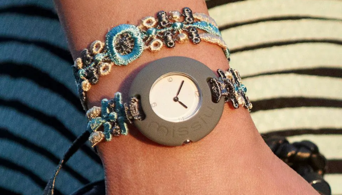 Motre bracelet missiu louis pion avec un autre bracelet Motre bracelet missiu louis pion avec un autre bracelet