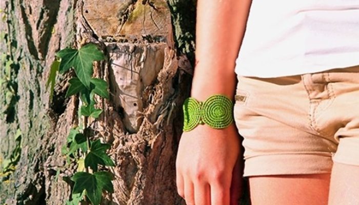 bracelet-vert-tresse-main-style-nature-printemps bracelet-vert-tresse-main-style-nature-printemps
